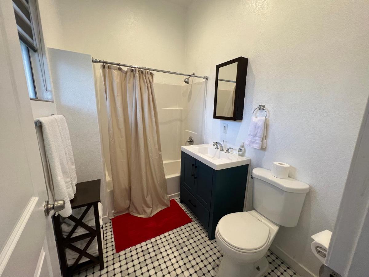 The Red Guest House In Downtown Los Angeles Exterior photo